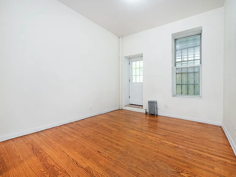 439 E 74th St #1RW — Photo 2