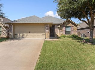 1411 Lauren Ln, Granbury, TX 76048