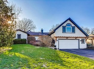 9207 Gardner Rd, Fox River Grove, IL 60021