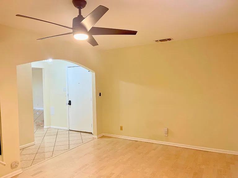 5868 Royal Rdg — Photo 6