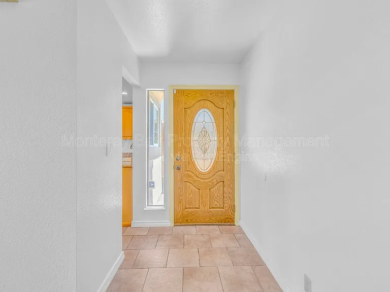 143 Seal Ct — Photo 2