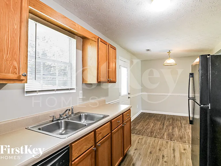 420 Underwood Ct — Photo 9