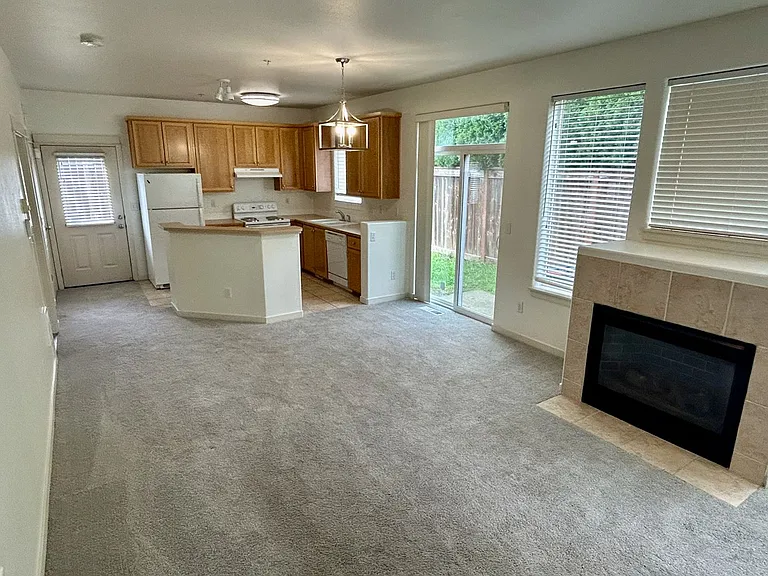 13751 SE 149th Ter — Photo 4