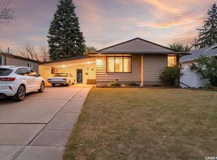 1230 Grace St, Moose Jaw, SK S6H3C7