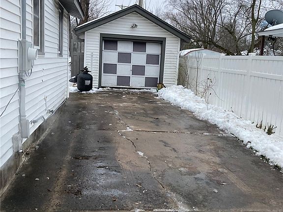 4th image of 321 E Greenville Street