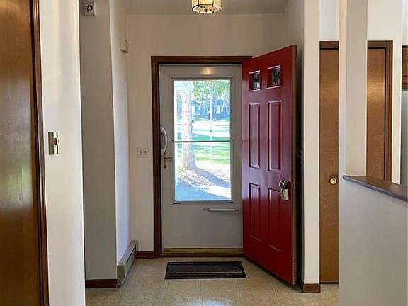 4th image of 130 Burlington Oval Dr