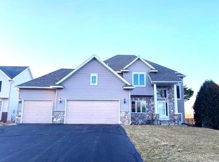 3516 Jessie Ct, Woodbury, MN 55125