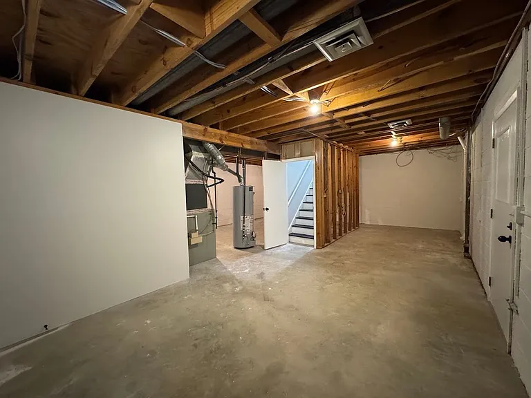 2205 Hathaway Dr — Photo 51