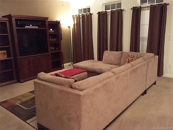 4th image of 13611 Chester Ln #103