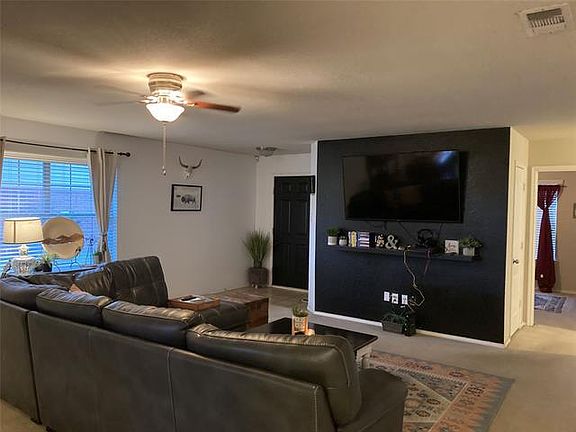 2nd image of 204 Equestrian Dr