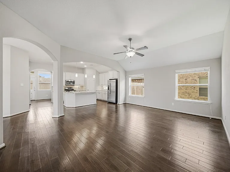 217 Brookwood Park Ln — Photo 2