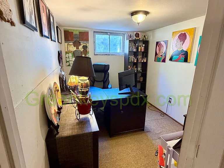1021 N Jessup St — Photo 13