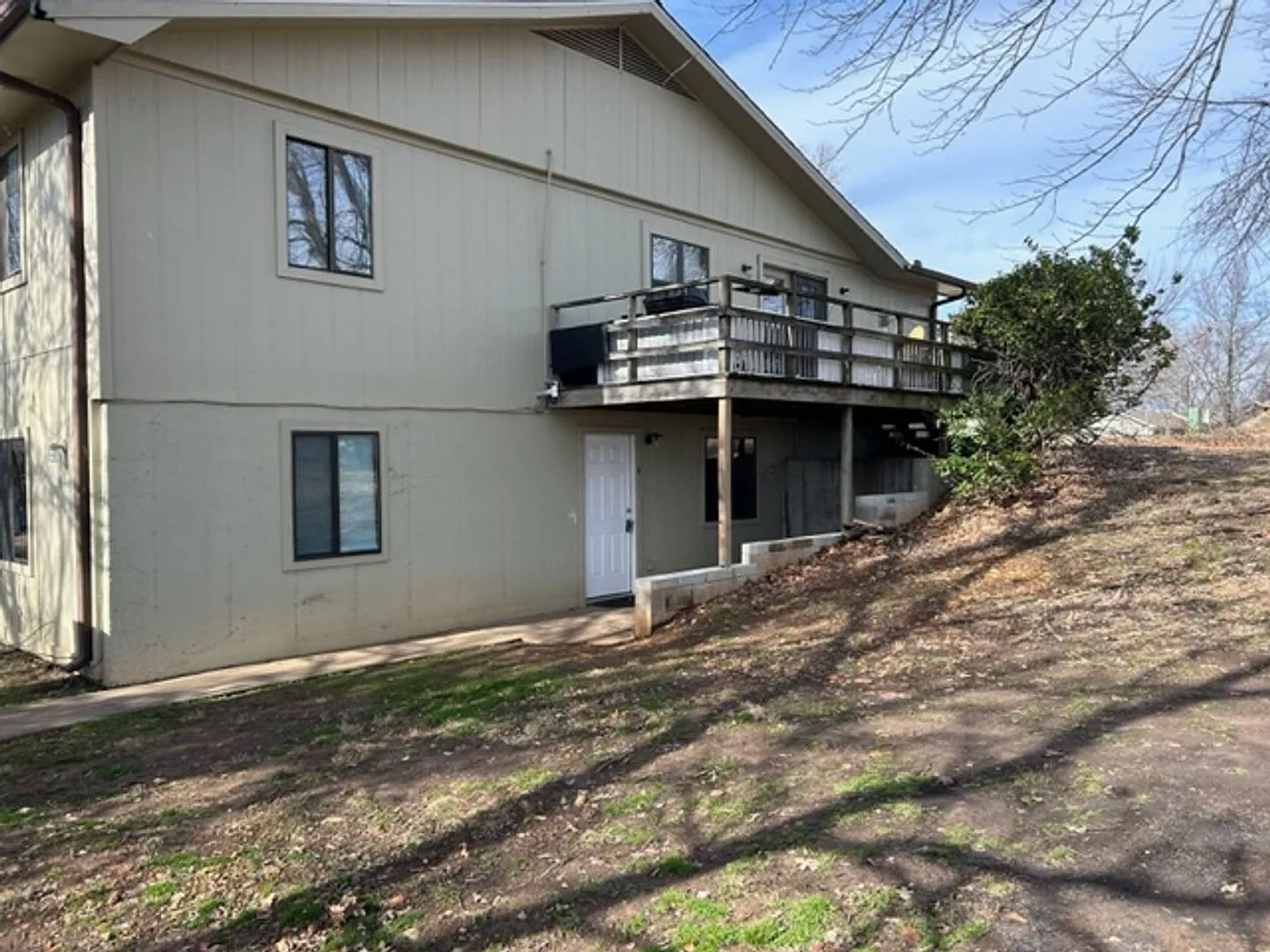 3 Bedroom 2 Bath Apartment For Lease In Carl Junction-$995.00 Rent-$995.00 Deposit — Photo 2