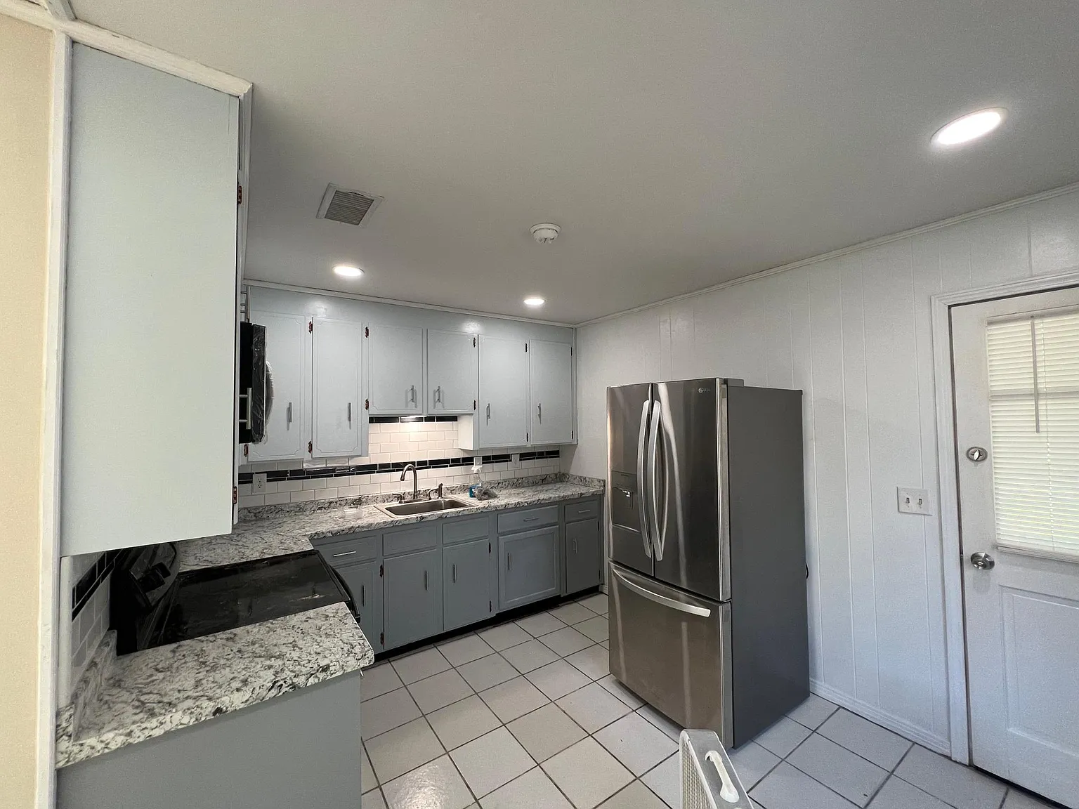 2 bed, 1000 sqft, $1,395 — Photo 3