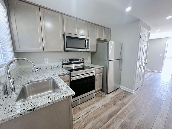 2nd image of 403 Price Ave APT B
