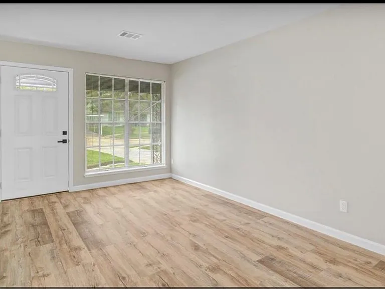 10611 Leitrim Way — Photo 4
