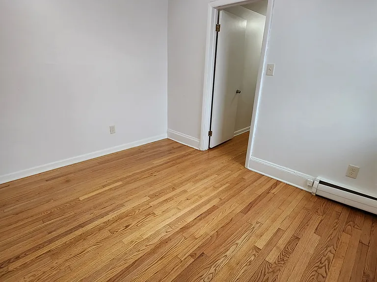 155 S Lake Ave #5 — Photo 6