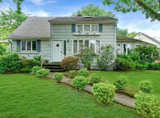 934 Franklin Ter, Roselle, NJ 07203