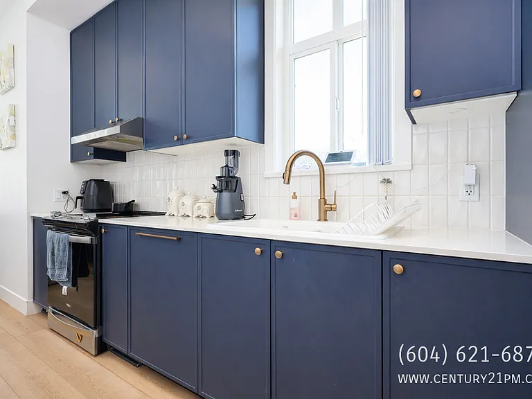 14151 58a Ave #8 — Photo 3