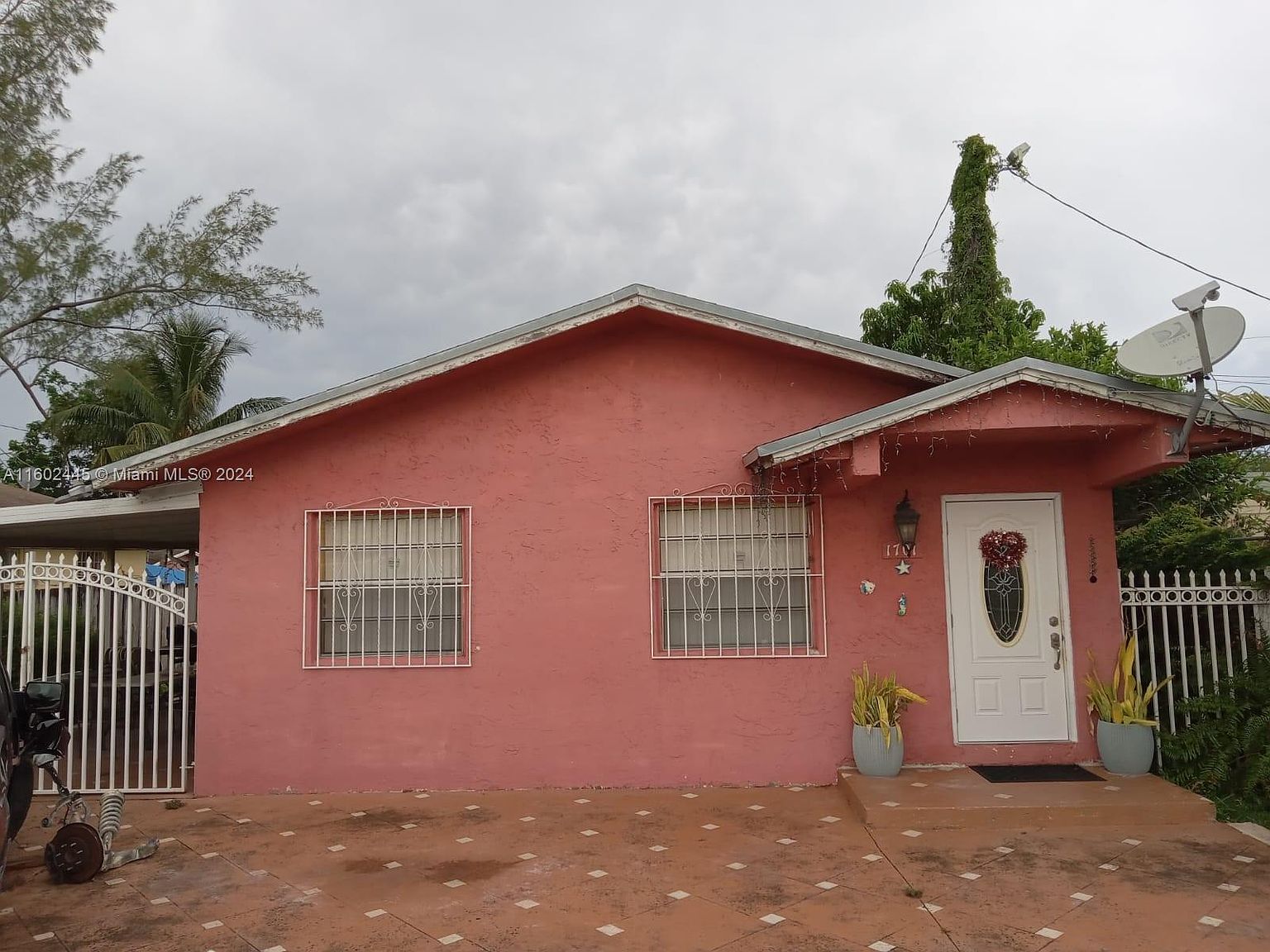 1701 NW 112th St, Miami FL — sold