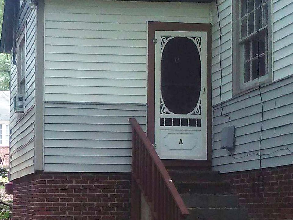 Entrance Apt A