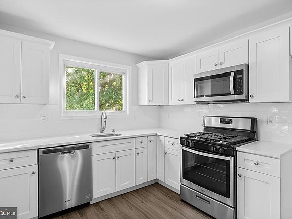 4th image of 148 Vanderbilt Ave