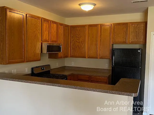 3254 Primrose Ln — Photo 7