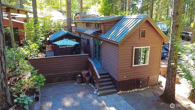 2nd image of 1546 Reservation Road SE #11