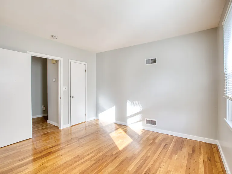 24 Hollow Wood Ln #1 — Photo 12