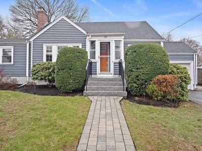 14 Aberdeen Ave, Waltham, MA, 02453
