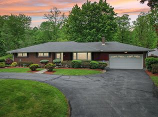 57 Edgewood Dr, Central Valley, NY 10917