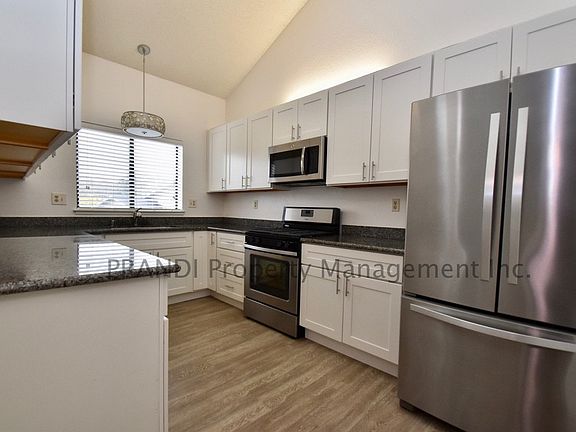 5th image of 10 Birchwood Dr