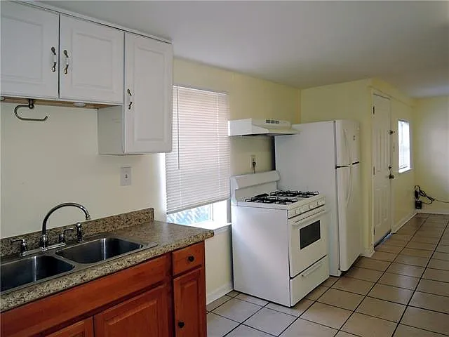 7204 Hickory St #B — Photo 14