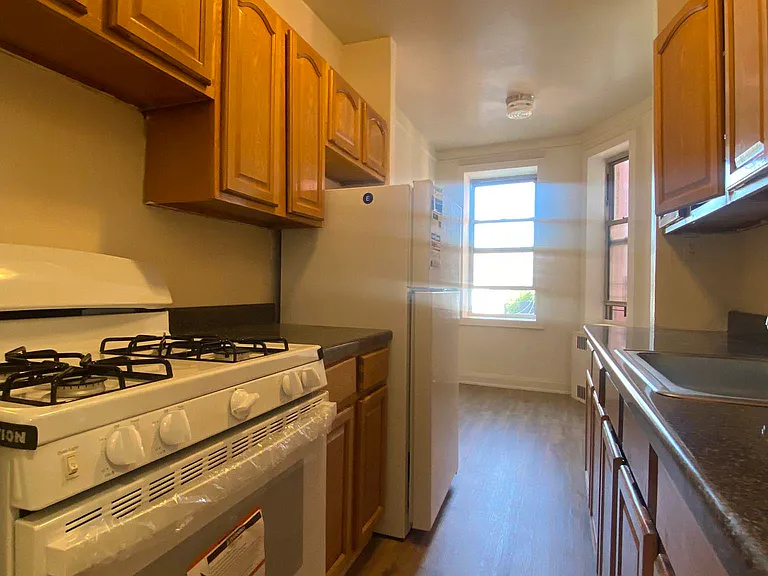 9216 Whitney Ave #305 — Photo 7