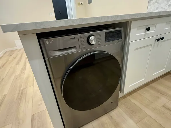 33-10 31st Avenue image 6 of 7