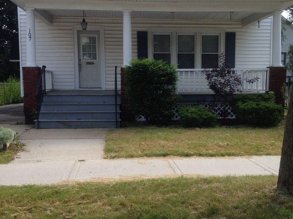 1st image of 107 Bay St