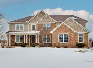 711 James Dr, Hampshire, IL 60140