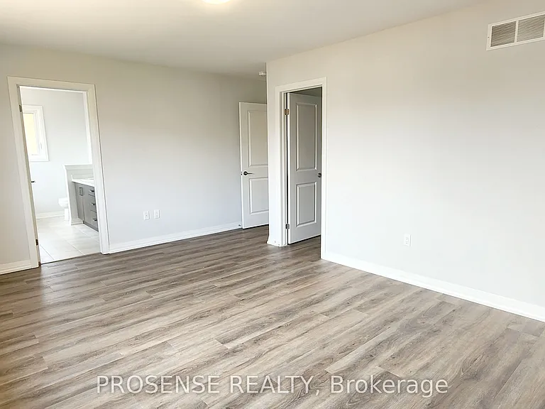 15 Samuel Ave — Photo 18