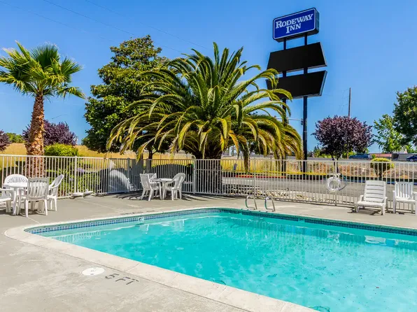 University Inn, 6288 Redwood Dr #71f82928c, Rohnert Park, CA 94928