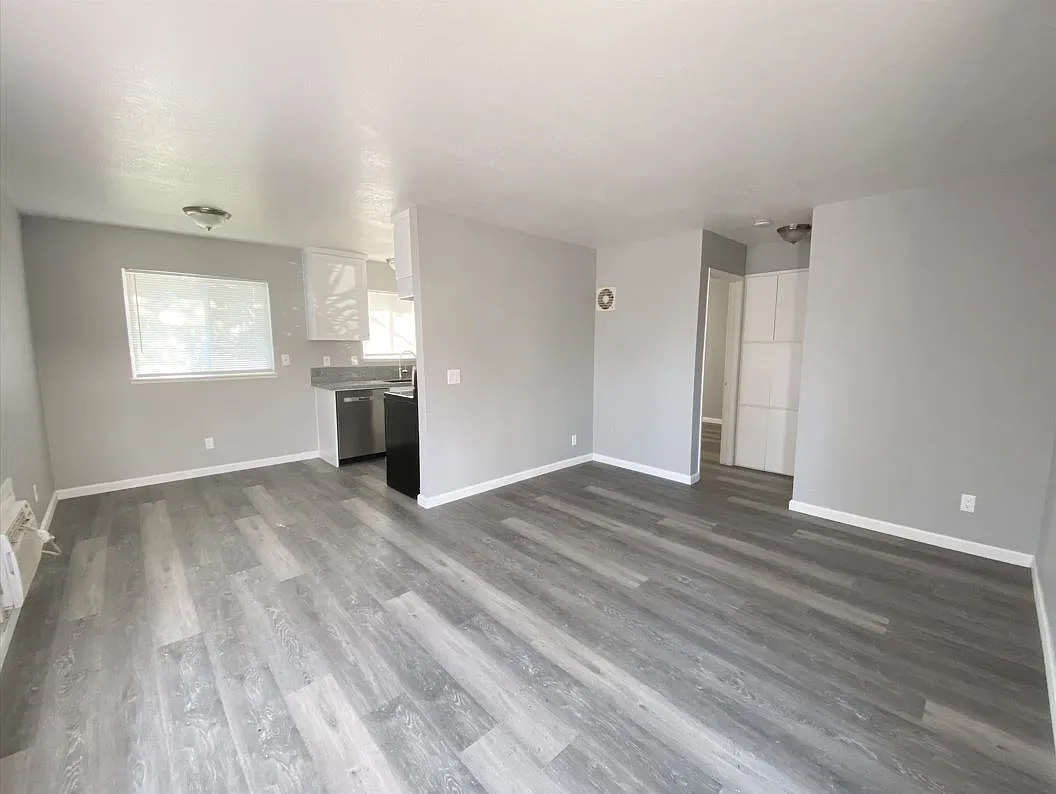 2355 K St — Photo 4