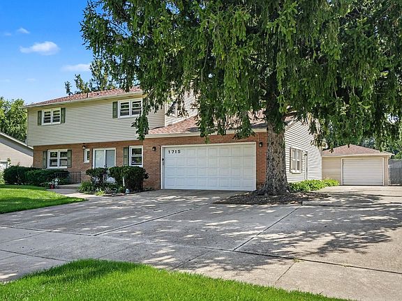 2nd image of 1715 Lily St
