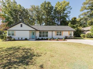 624 Eastwood Pl, Vestavia Hills, AL 35216