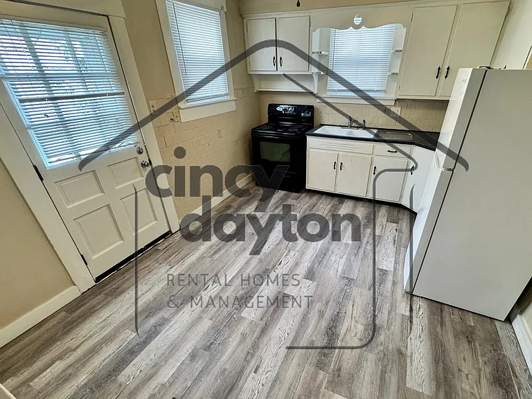 110 N River St #1 — Photo 15