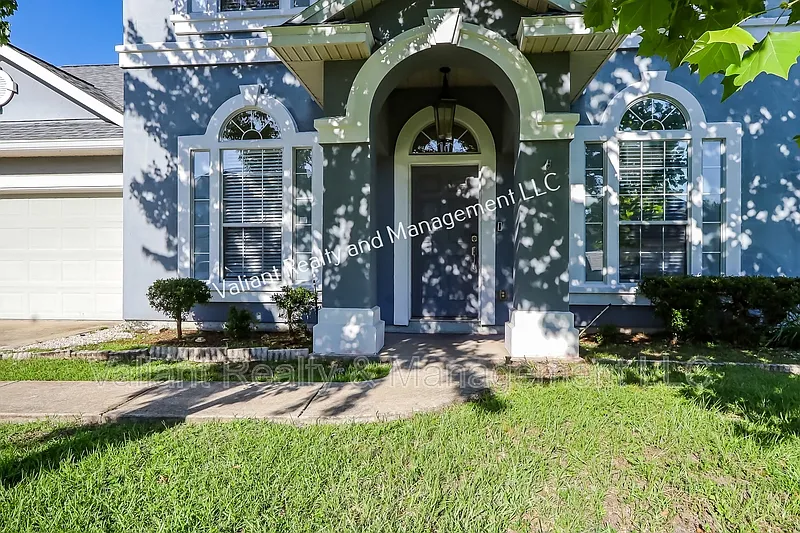 4 bed, 3.5 bath, 2643 sqft, $2,350 — Photo 4