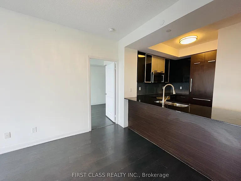5168 Yonge St #Penthouse 305 — Photo 4