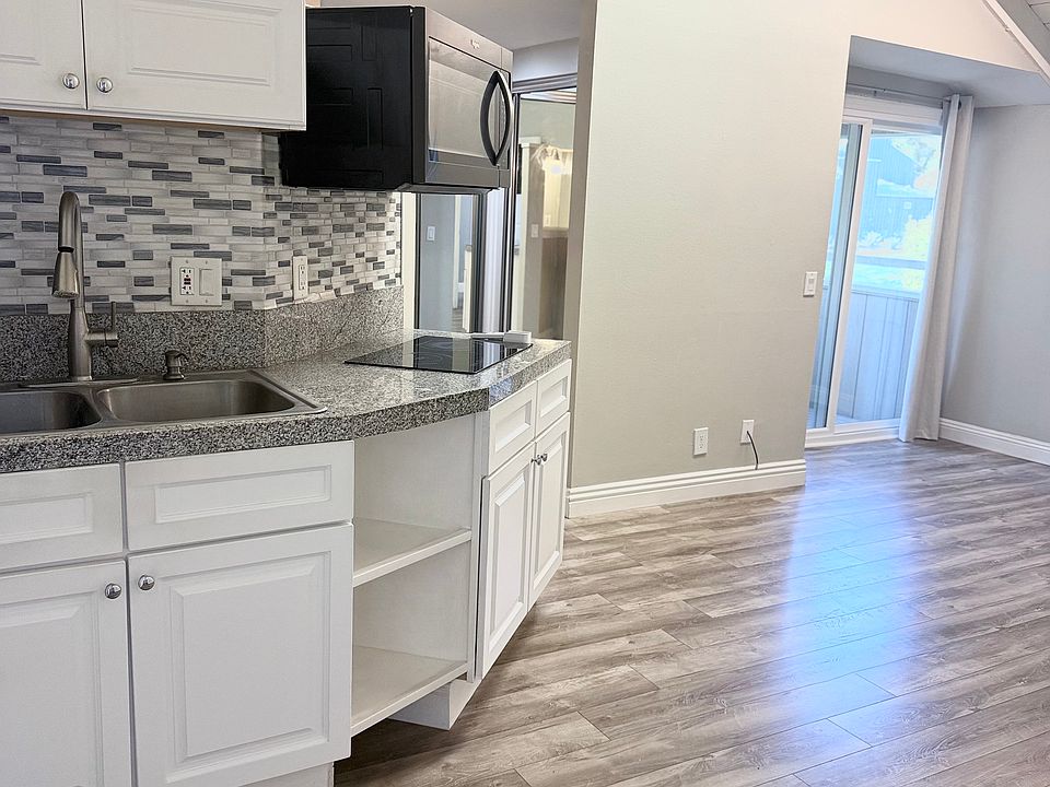 1st image of 23541 Avenida La Caza Unit 125