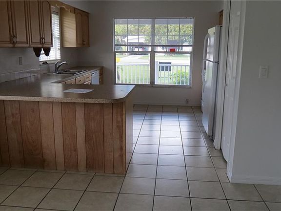 4th image of 502 SE Avenue G