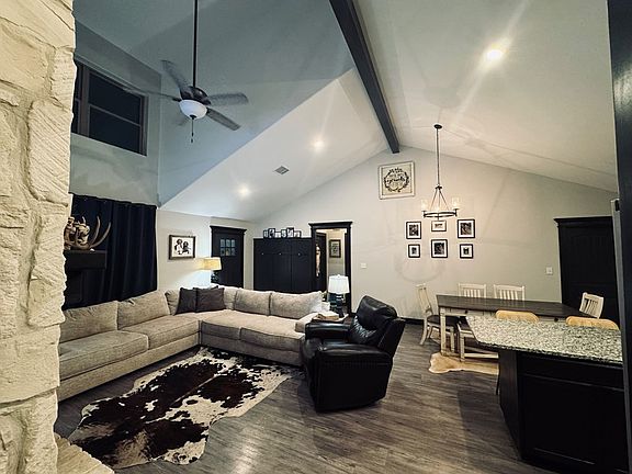 2nd image of 8402 Lynx Ln
