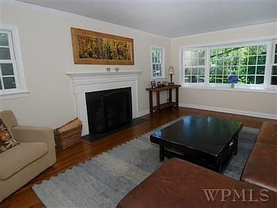 3rd image of 1506 Pine Knoll Ln