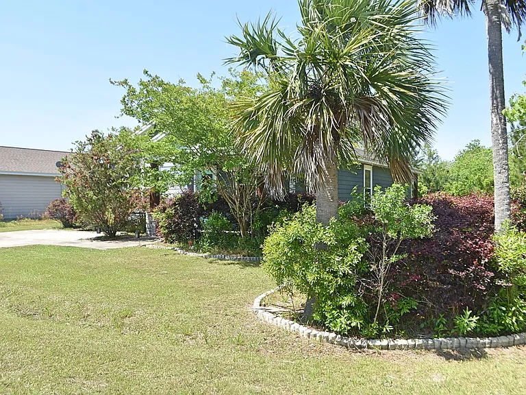 416 Tropical Way — Photo 4
